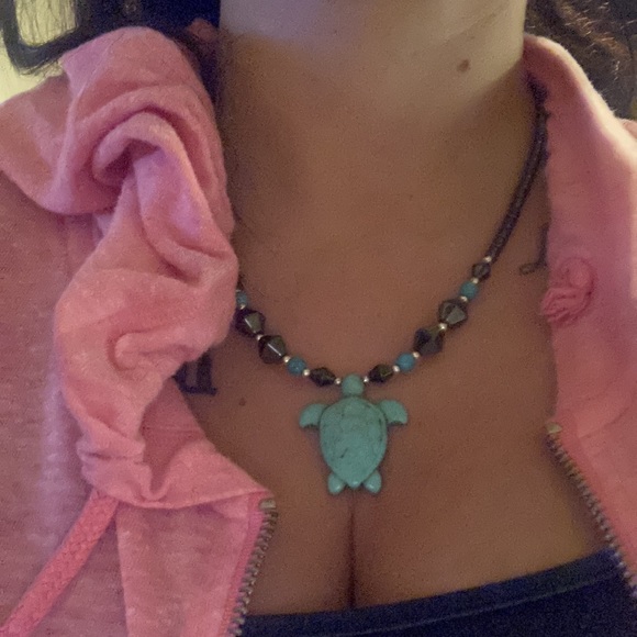 Carved Howlite Turtle Pendant Hematite Beaded 18" Necklace - Picture 8 of 9